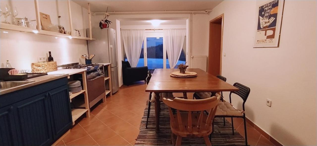 Kmetija Pecnik Apartment Prevalje Bagian luar foto