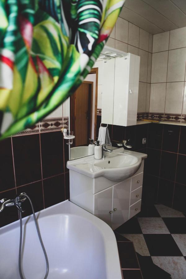 Kmetija Pecnik Apartment Prevalje Bagian luar foto