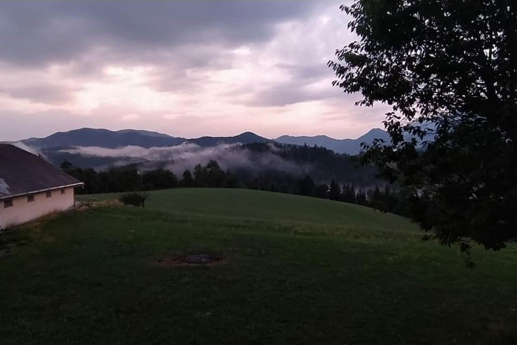 Kmetija Pecnik Apartment Prevalje Bagian luar foto